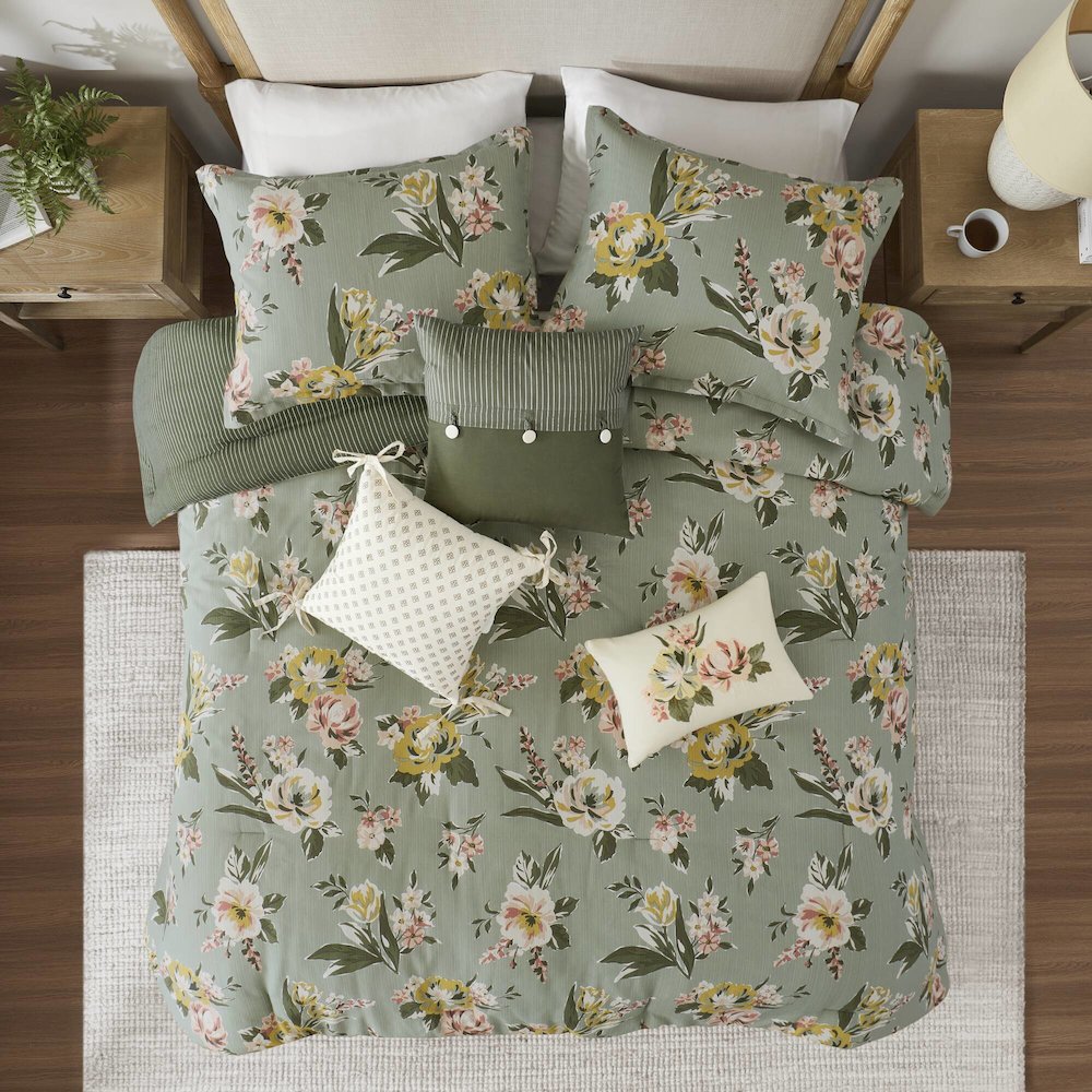 Salara Comforter Set. Picture 3