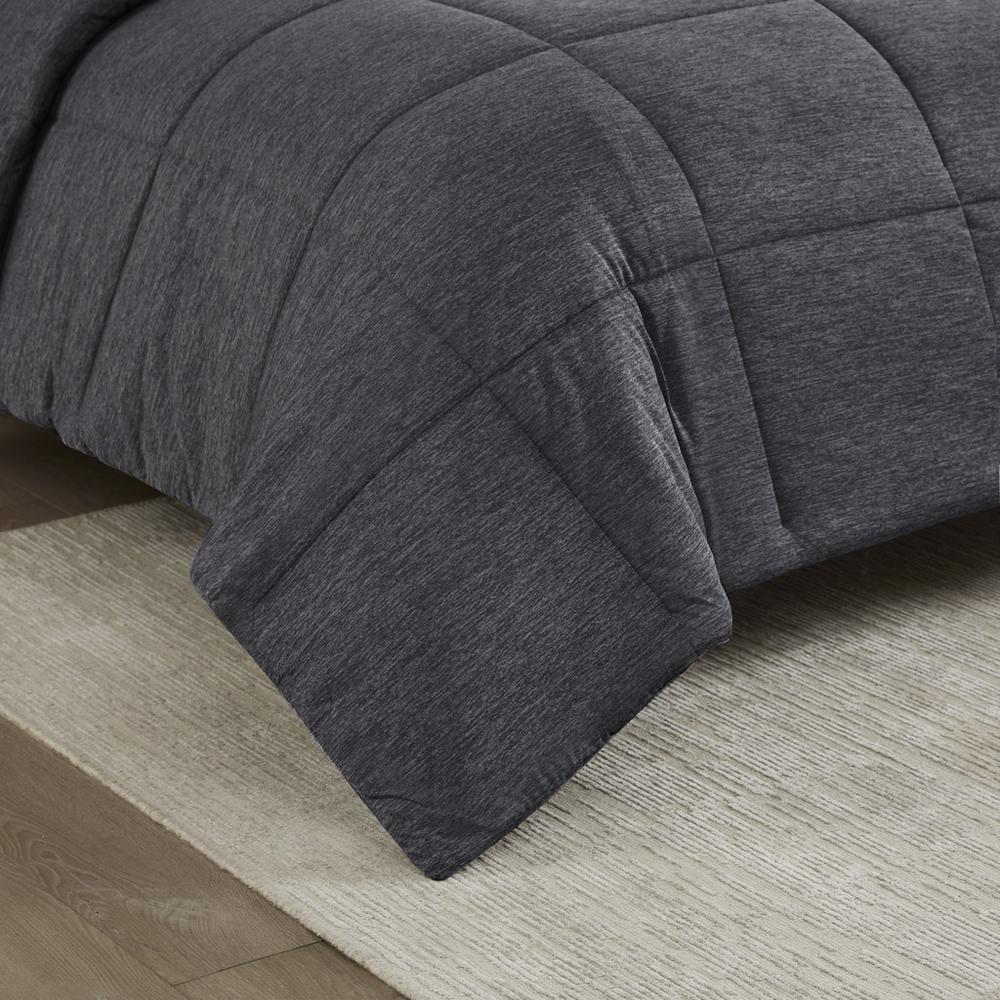 Oversized Down Alternative Comforter. Picture 1