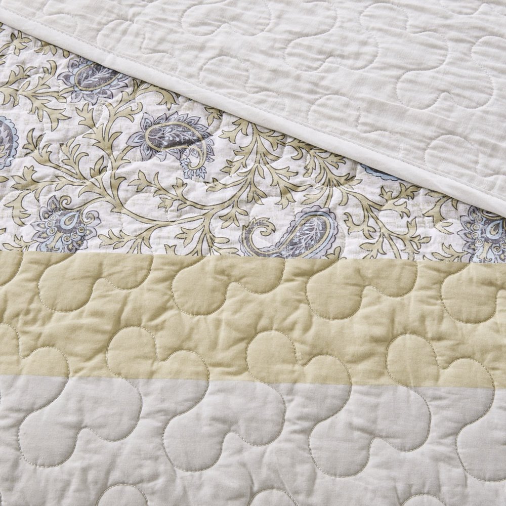 6 Piece Cotton Percale Quilt Set with Throw Pillows. Picture 5