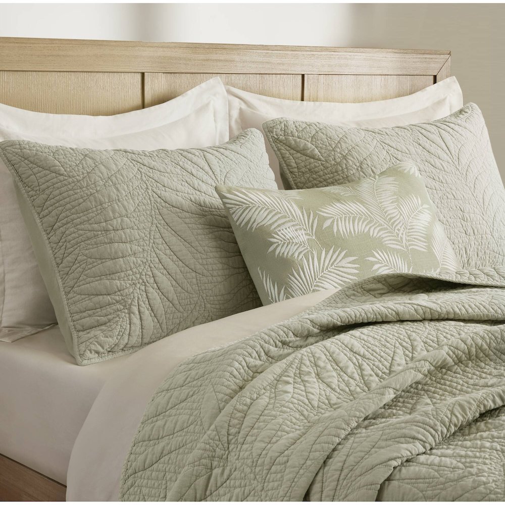 Botanical Leaves 3 Piece Cotton Quilt Set. Picture 5