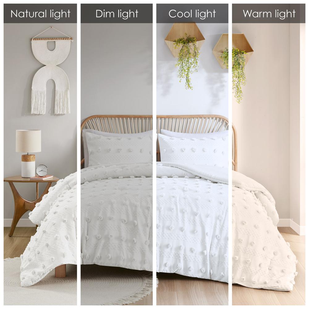 Clip Jacquard Comforter Set. Picture 1