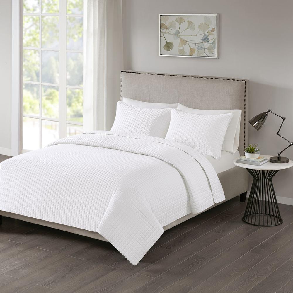 Otto 3 Piece Reversible Quilt Set, White color. Picture 4