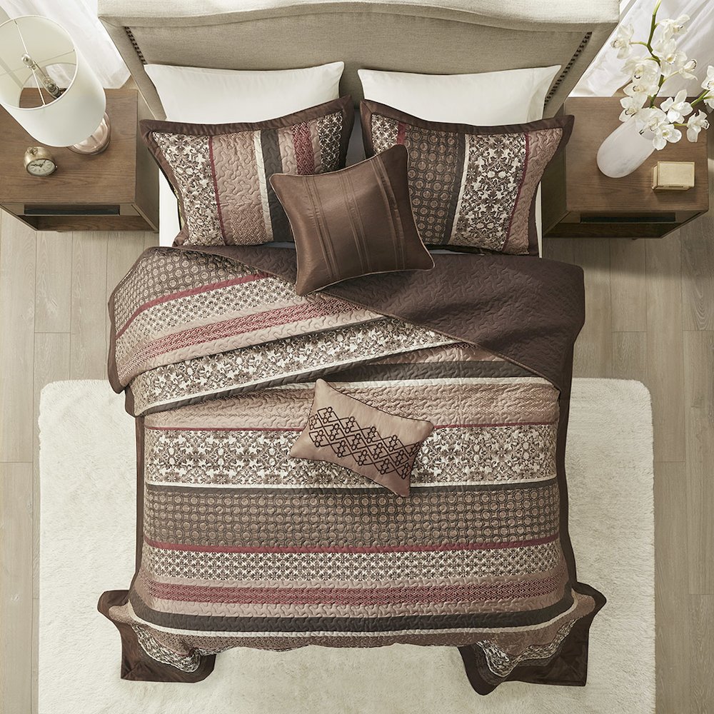 5 Piece Reversible Jacquard Bedspread Set. Picture 2