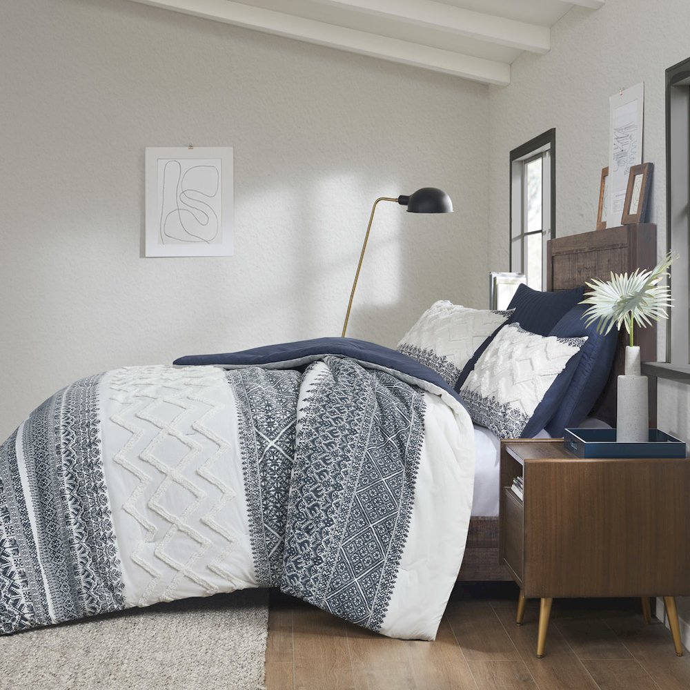 3 Piece Cotton Comforter Set with Chenille Tufting. Picture 1