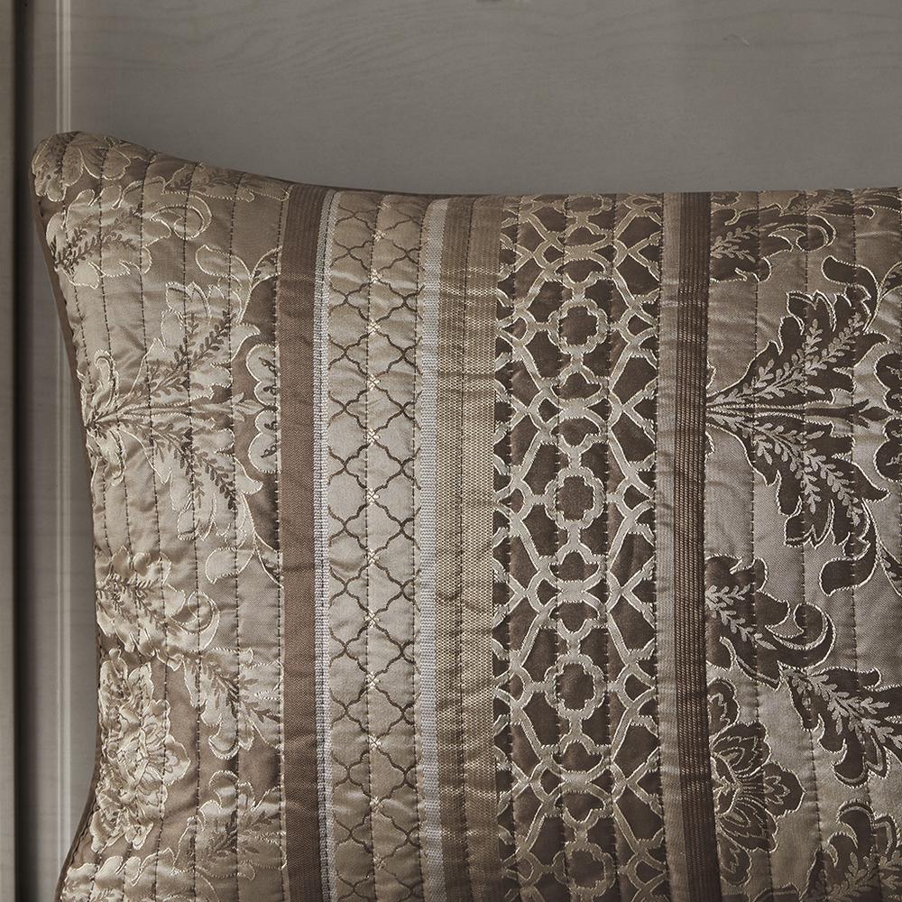 6 Piece Jacquard Quilt Set with Throw Pillows. Picture 5