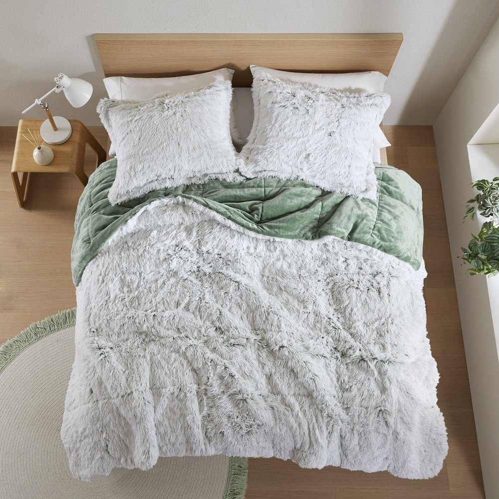 Malea Shaggy Faux Fur Comforter Mini Set in Green/White Color. Picture 3