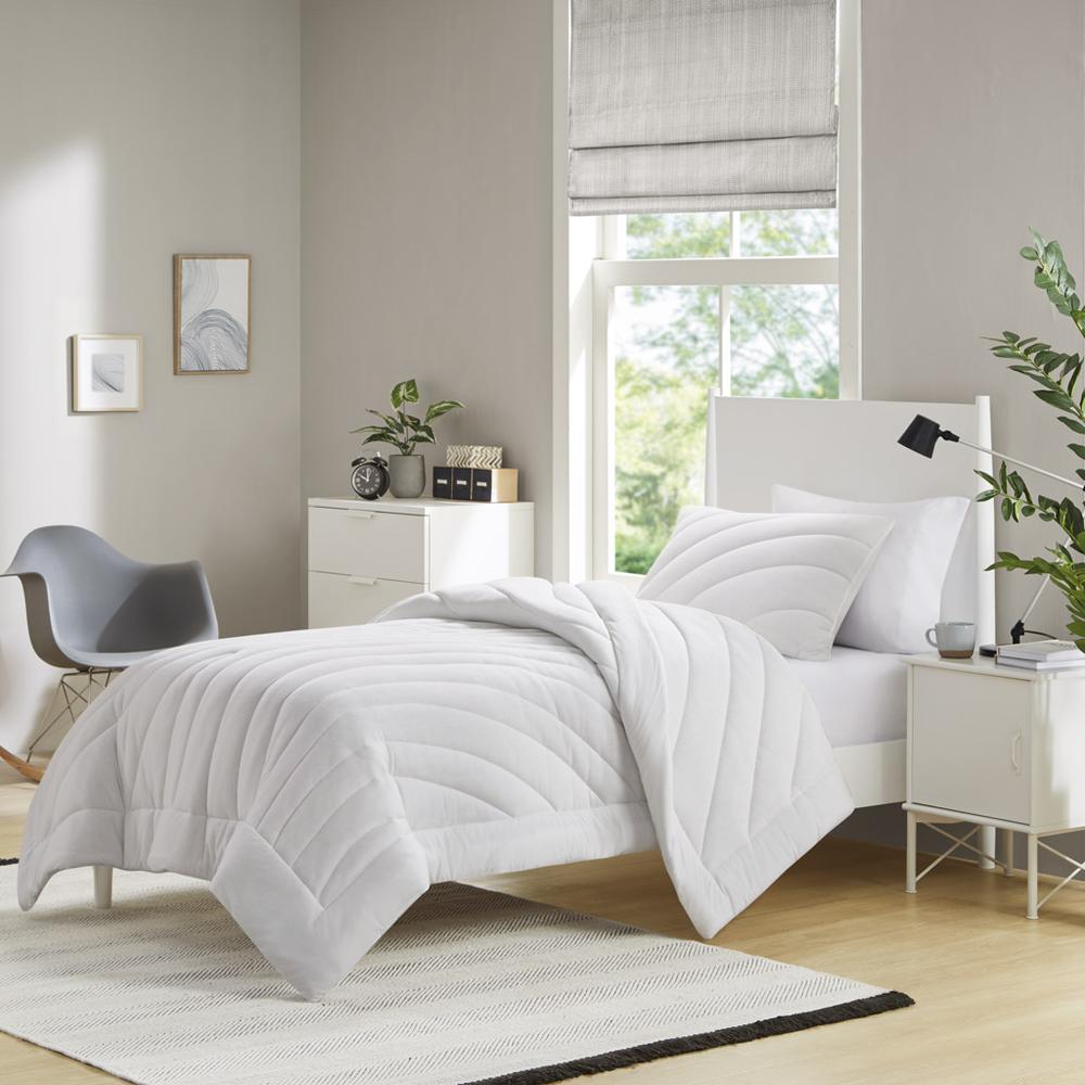 Poly Jersey Puffy Comforter Set. Picture 2