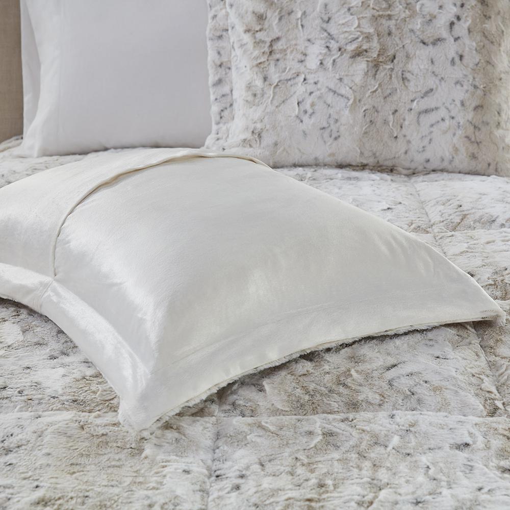 Zuri Snow Leopard Faux Fur Comforter Set, Belen Kox. Picture 3