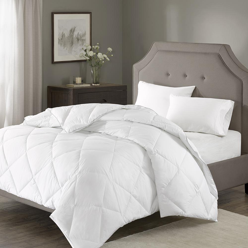 Diamond Quilting Down Alternative Comforter. Picture 1