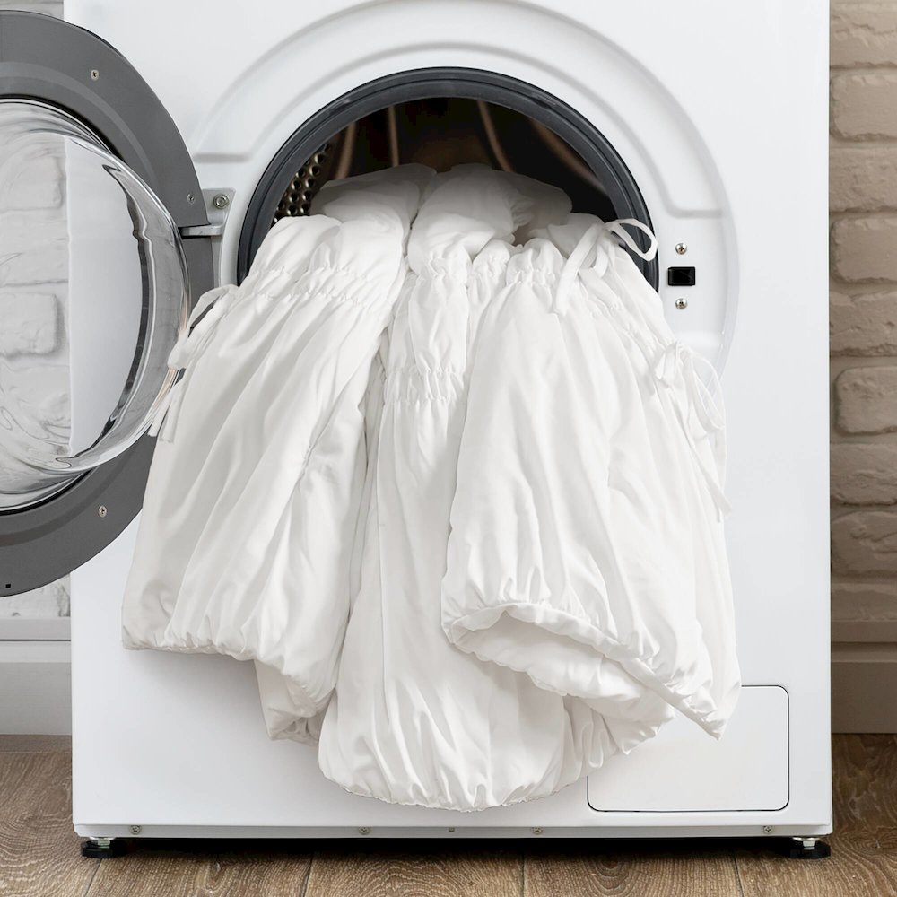 Mia Comforter Set, White color. Picture 5
