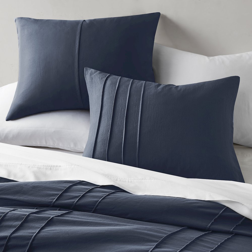 Porter Soft Washed Pleated Duvet Cover Set, Navy color. Picture 3