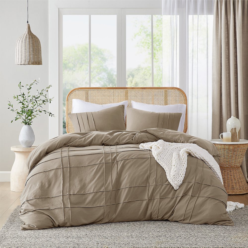 Porter Soft Washed Pleated Duvet Cover Set, Khaki color. Picture 2