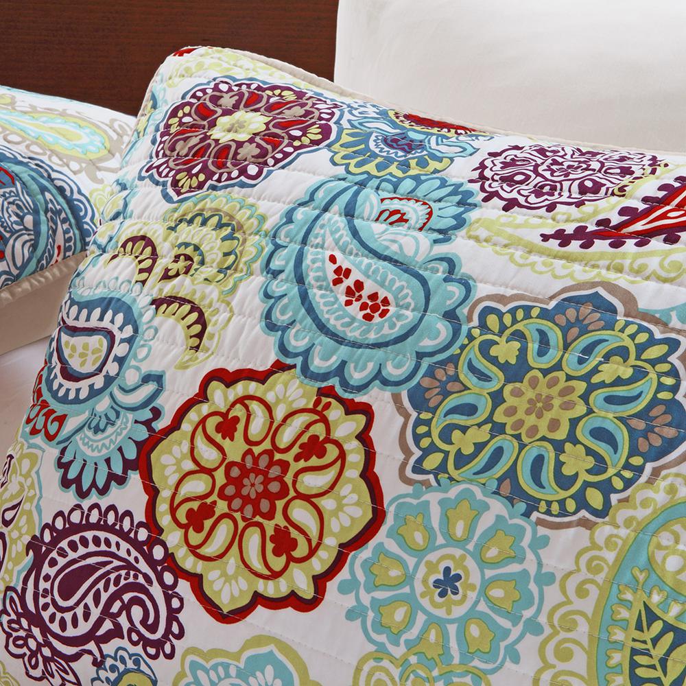 Reversible Paisley Quilt Set with Throw Pillow. Picture 1