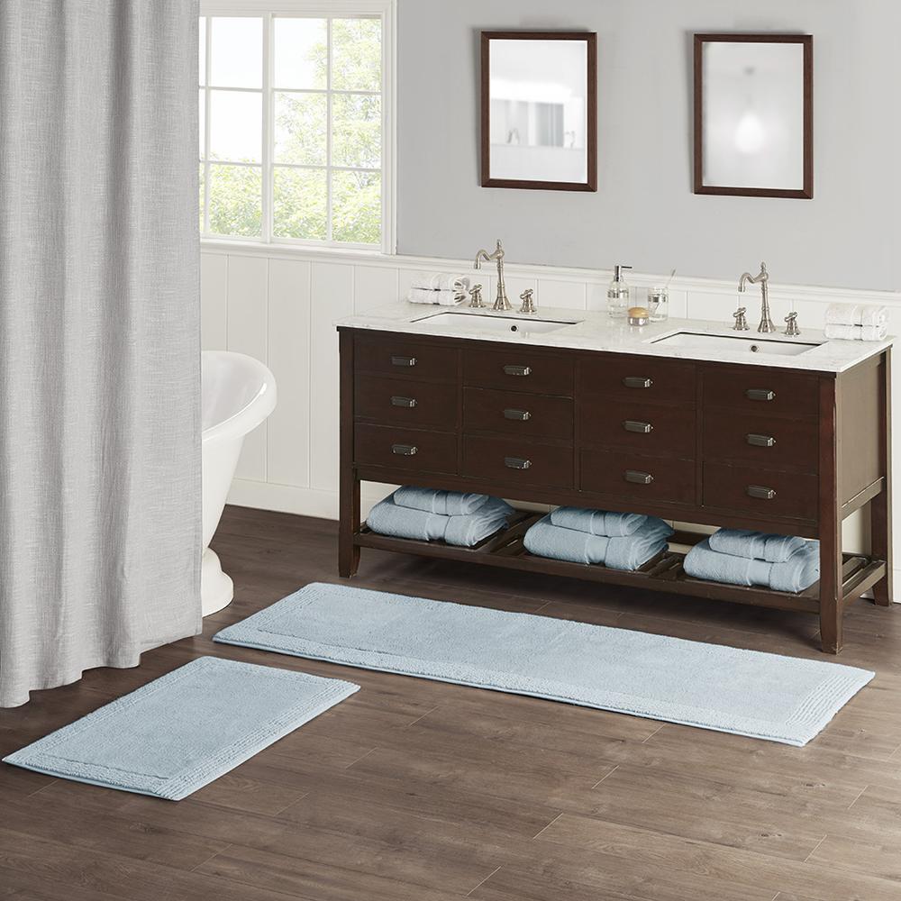 100% Cotton Tufted 3000 GSM Reversible Bath Rug. Picture 1