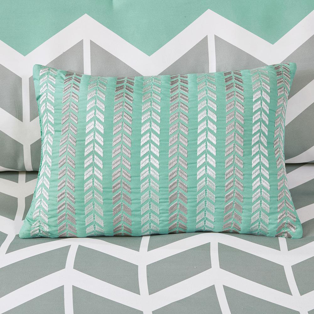 Comforter Set. Picture 2