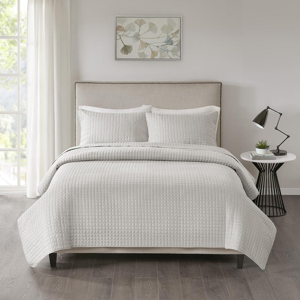 Otto 3 Piece Reversible Quilt Set, Grey color. Picture 3