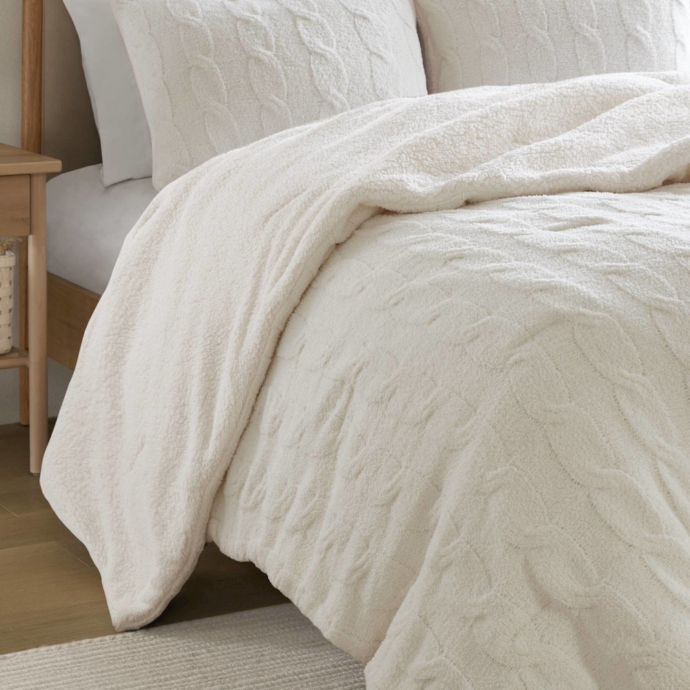 Riordan Cable Knit Chenille Comforter Set, Ivory color. Picture 4