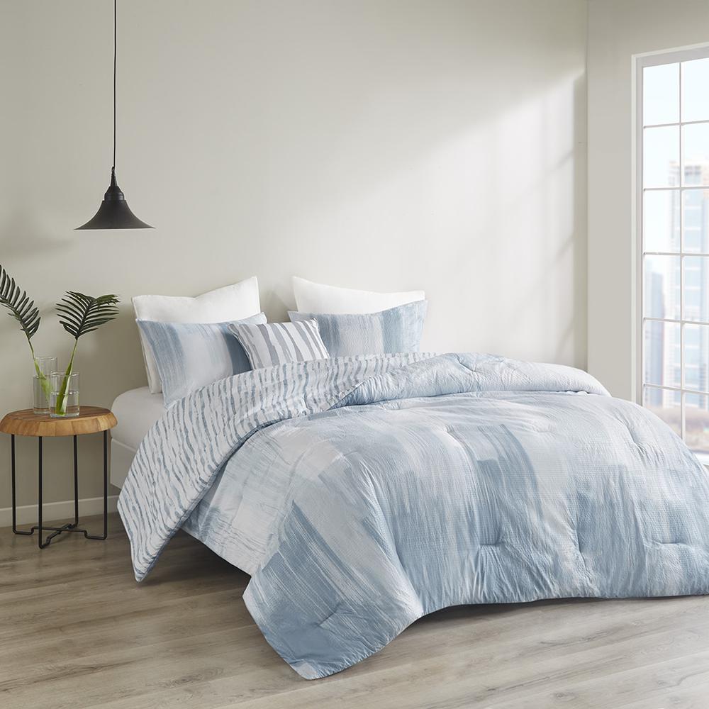 4 Piece Oversized Reversible Seersucker Comforter Set. Picture 2
