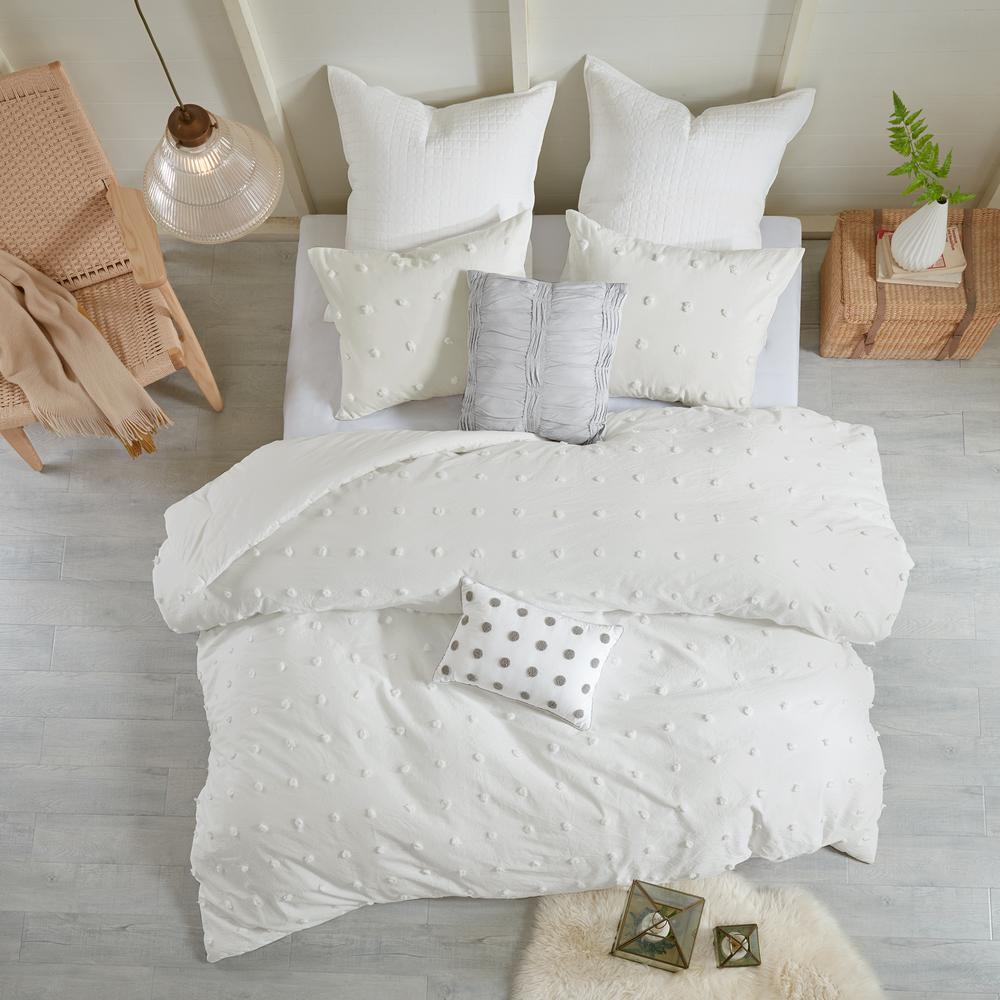 Cotton Jacquard Comforter Set with Euro Shams and Throw Pillows. Picture 4