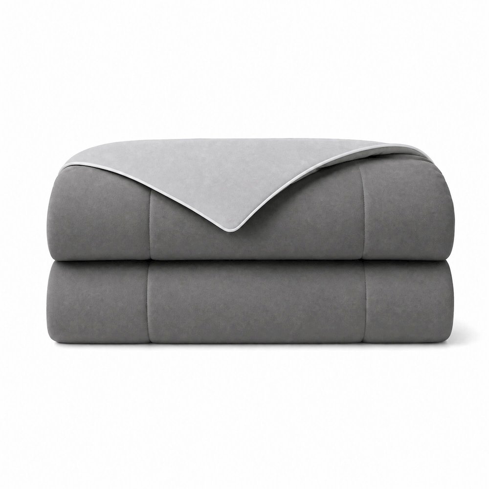 Cooling Lightweight Down Alternative Comforter. Picture 4