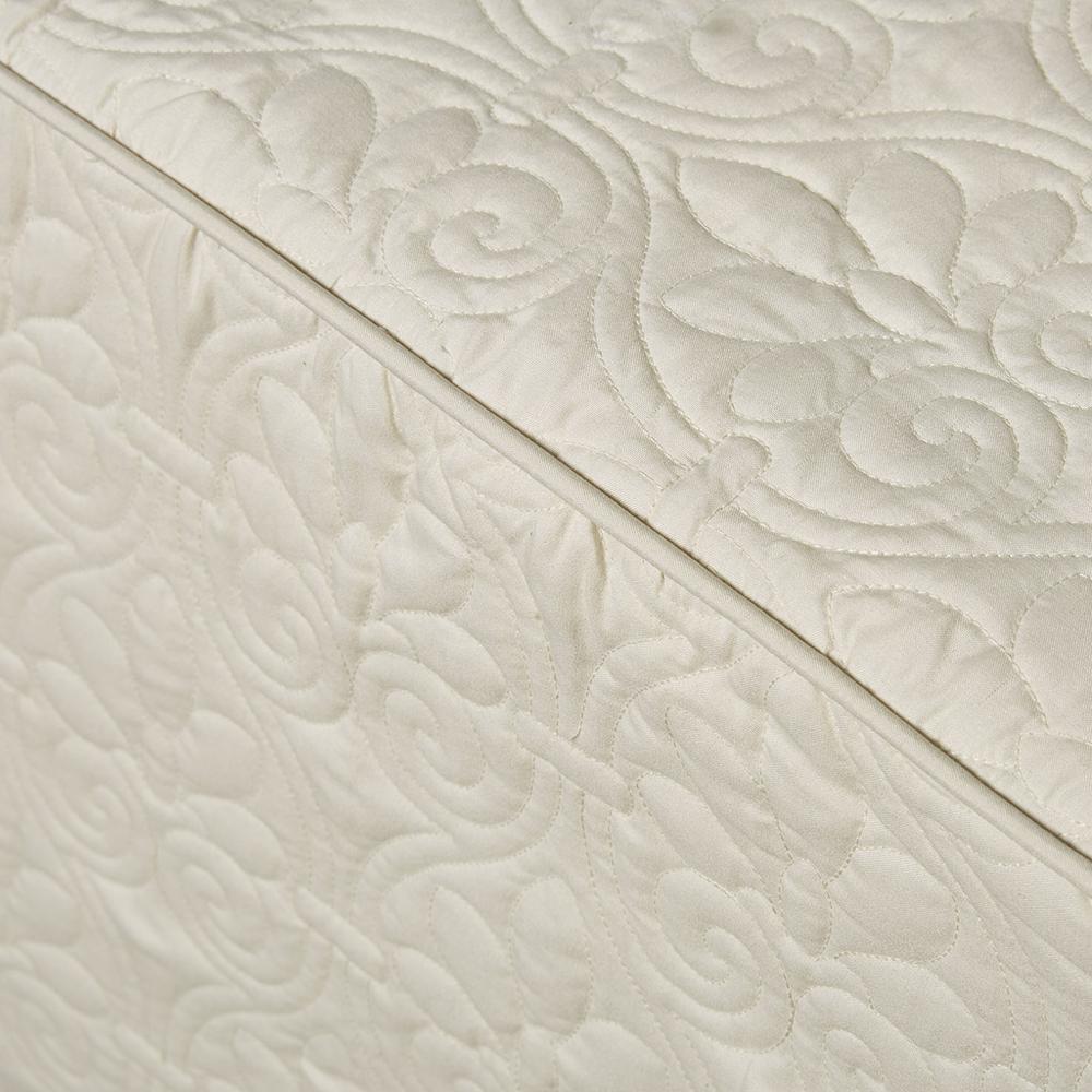 3 Piece Split Corner Pleated Quilted Bedspread. Picture 3