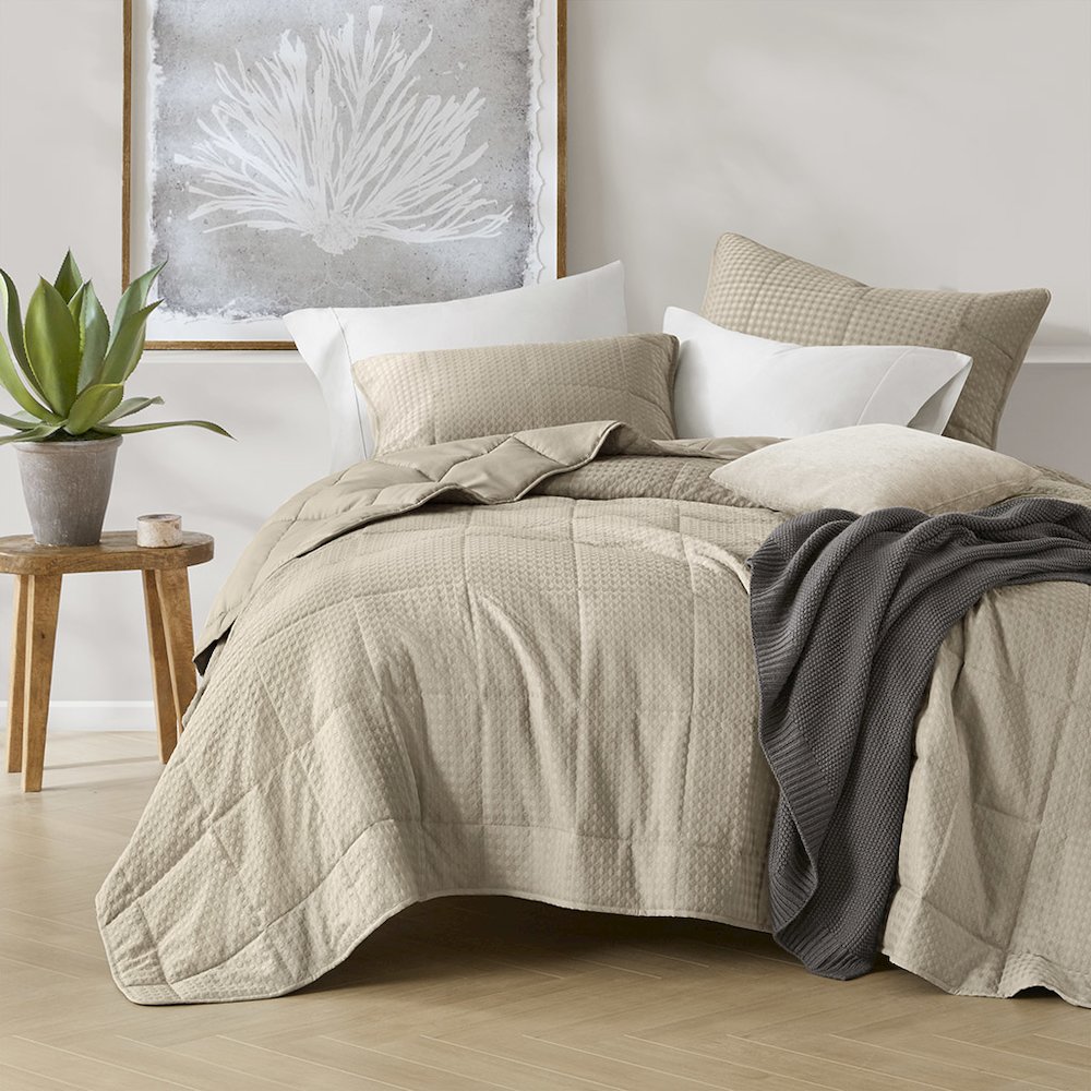 Mina Waffle Weave Textured Quilt Set, Neutral color. Picture 1
