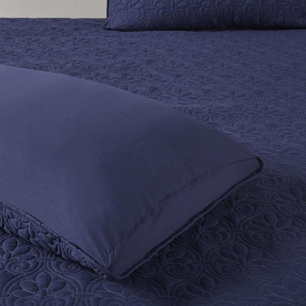 3 Piece Split Corner Pleated Quilted Bedspread. Picture 2