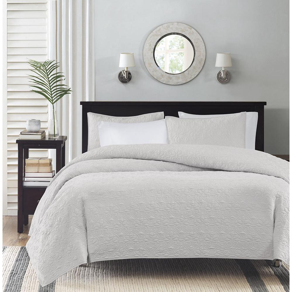 Quebec 3 Piece Reversible Quilt Set, White color. Picture 3