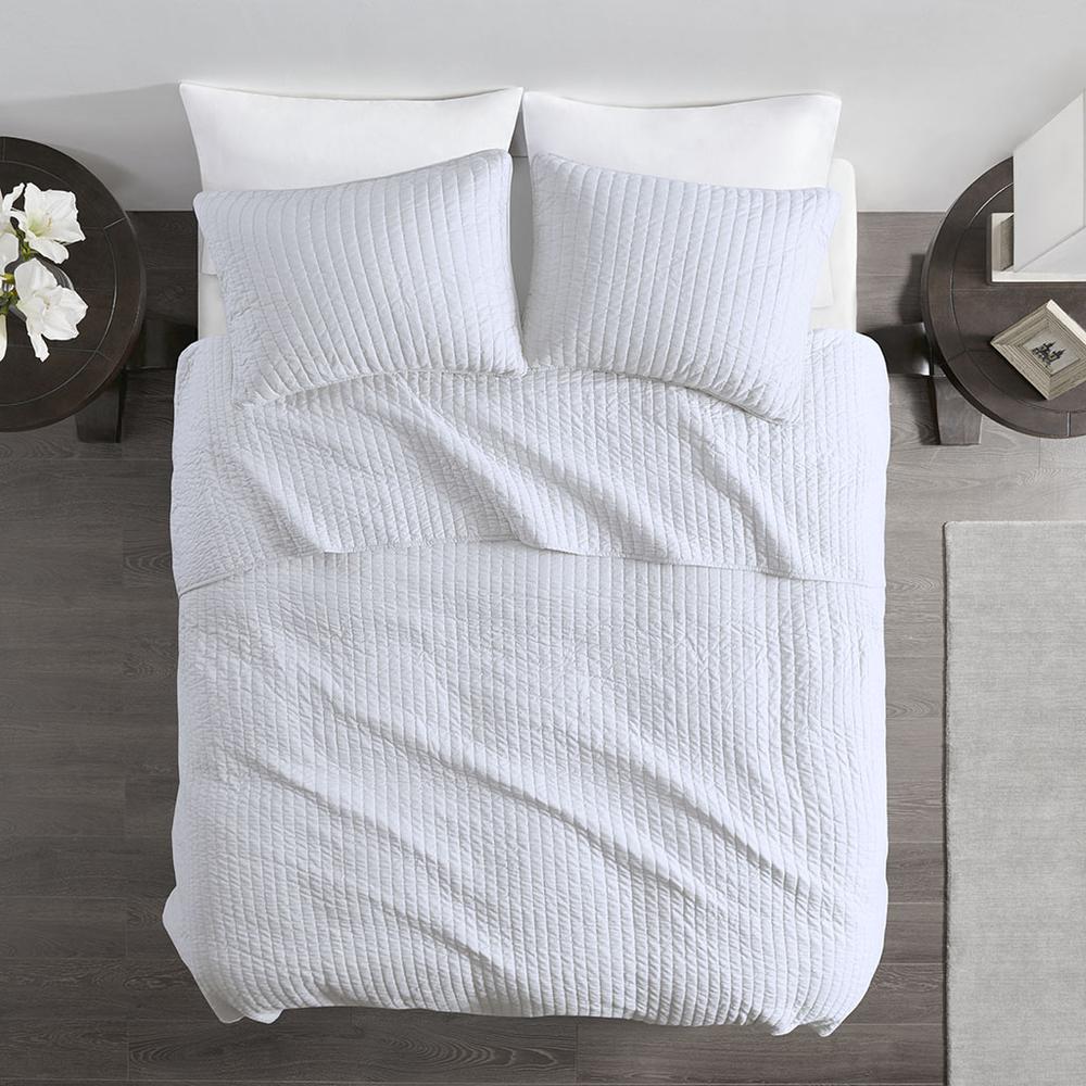 Keaton 3 Piece Quilt Set, White color. Picture 3