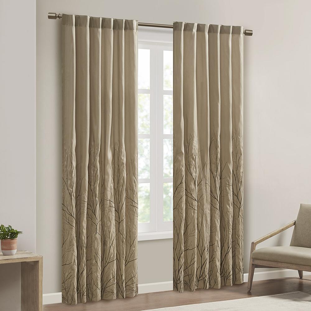 Curtain Panel. Picture 1