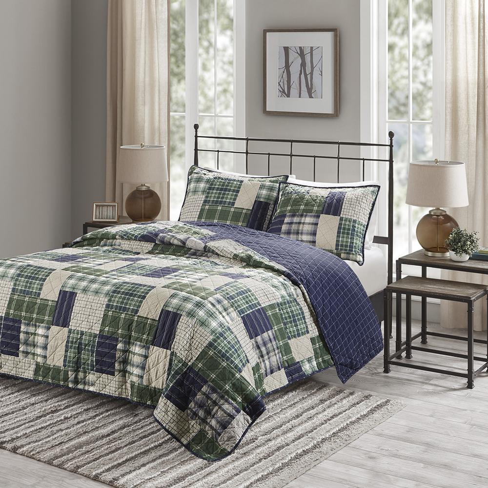 Timber 3 Piece Reversible Printed Quilt Set, Green / Navy color. Picture 4