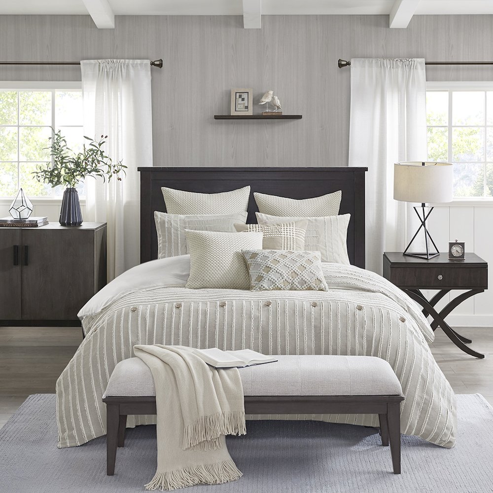 Oversized Cotton Clipped Jacquard Comforter Set with Euro Shams. Picture 3