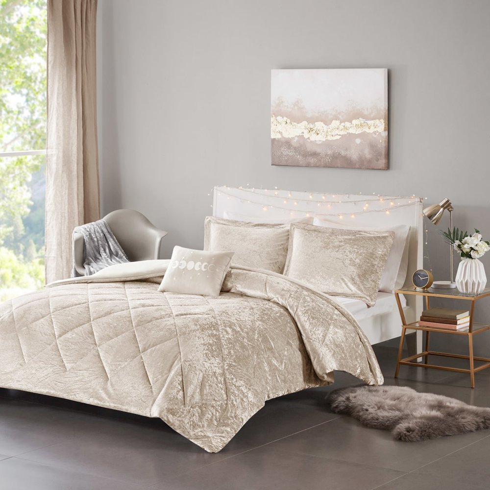 Felicia Velvet Duvet Cover Set with Throw Pillow in Champagne Color. Picture 1