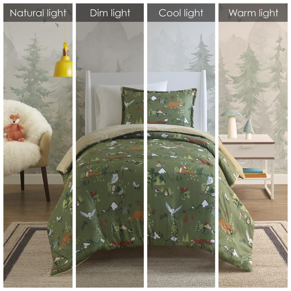 Forest Animals Plush Reversible Comforter Set. Picture 2