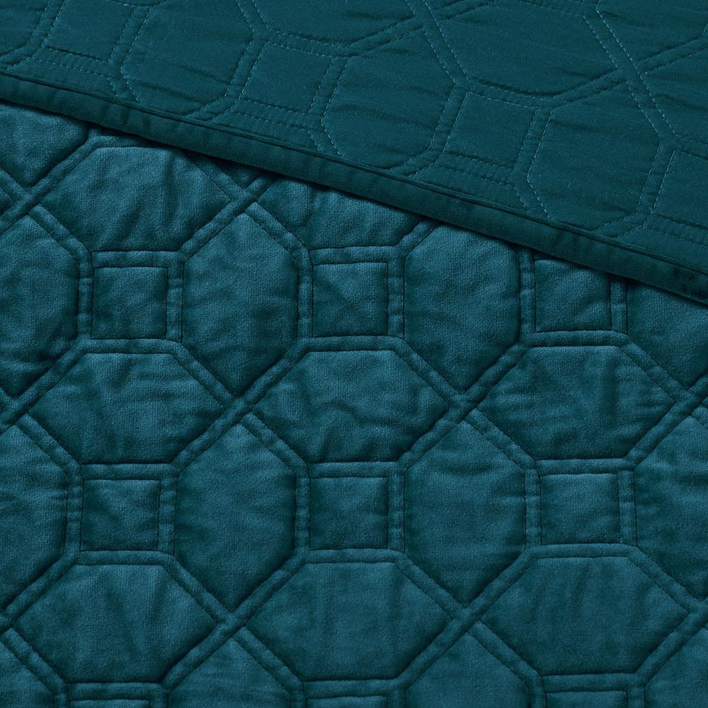 Harper 3 Piece Velvet Quilt Set, Teal color. Picture 5