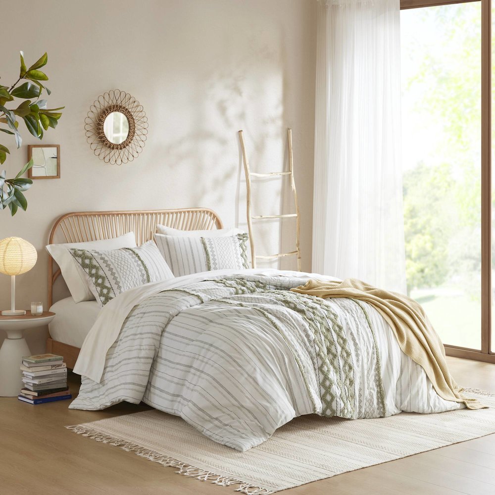 Cotton Printed Comforter Set with Chenille. Picture 1