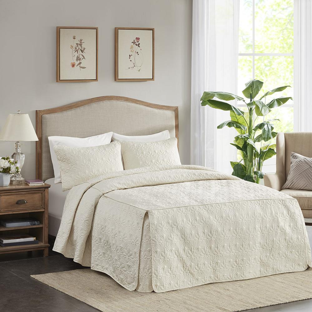 3 Piece Split Corner Pleated Quilted Bedspread. Picture 4