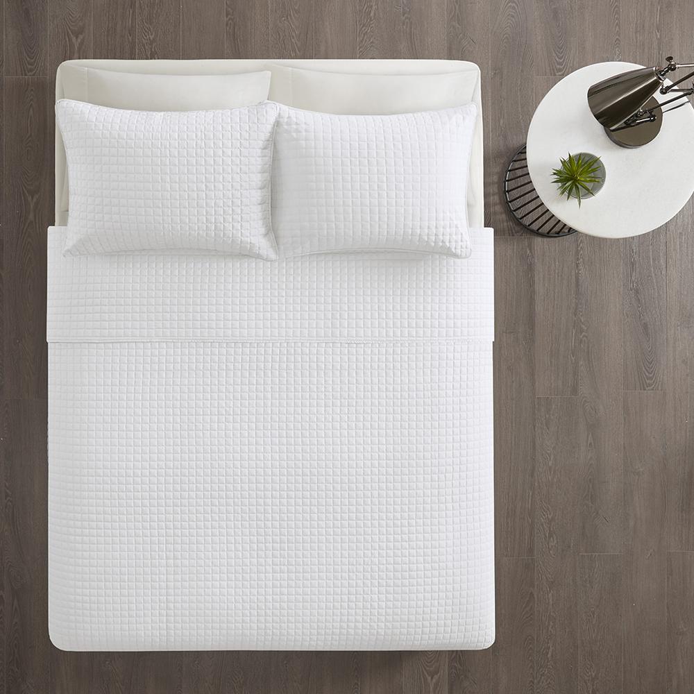 Otto 3 Piece Reversible Quilt Set, White color. Picture 5