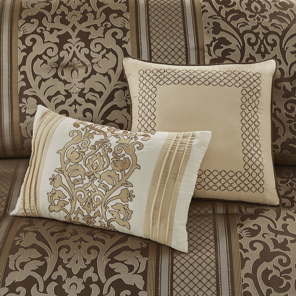 6 Piece Jacquard Comforter Set with Throw Pillows. Picture 3