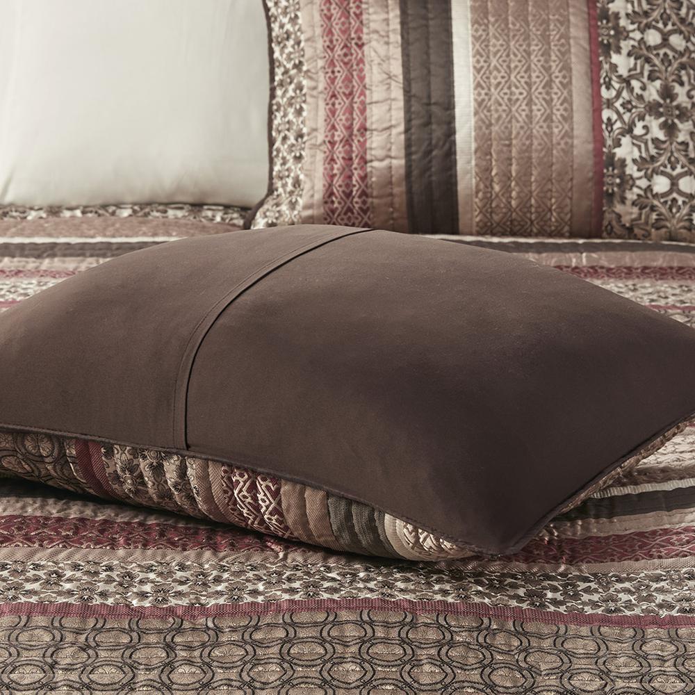 5 Piece Jacquard Quilt Set with Throw Pillows. Picture 1