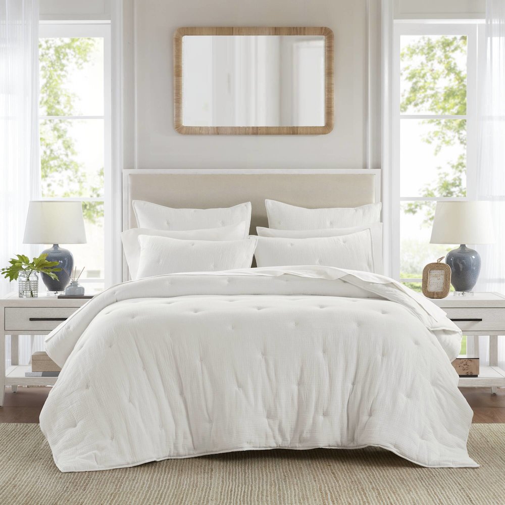 Breeze Cotton Gauze  Embroidered Quilt Set, White color. Picture 1
