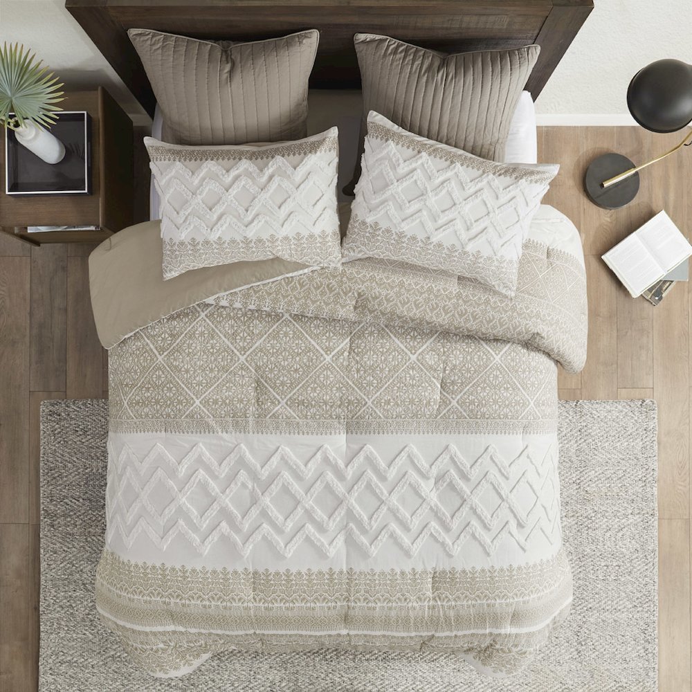 3 Piece Cotton Comforter Set with Chenille Tufting. Picture 5