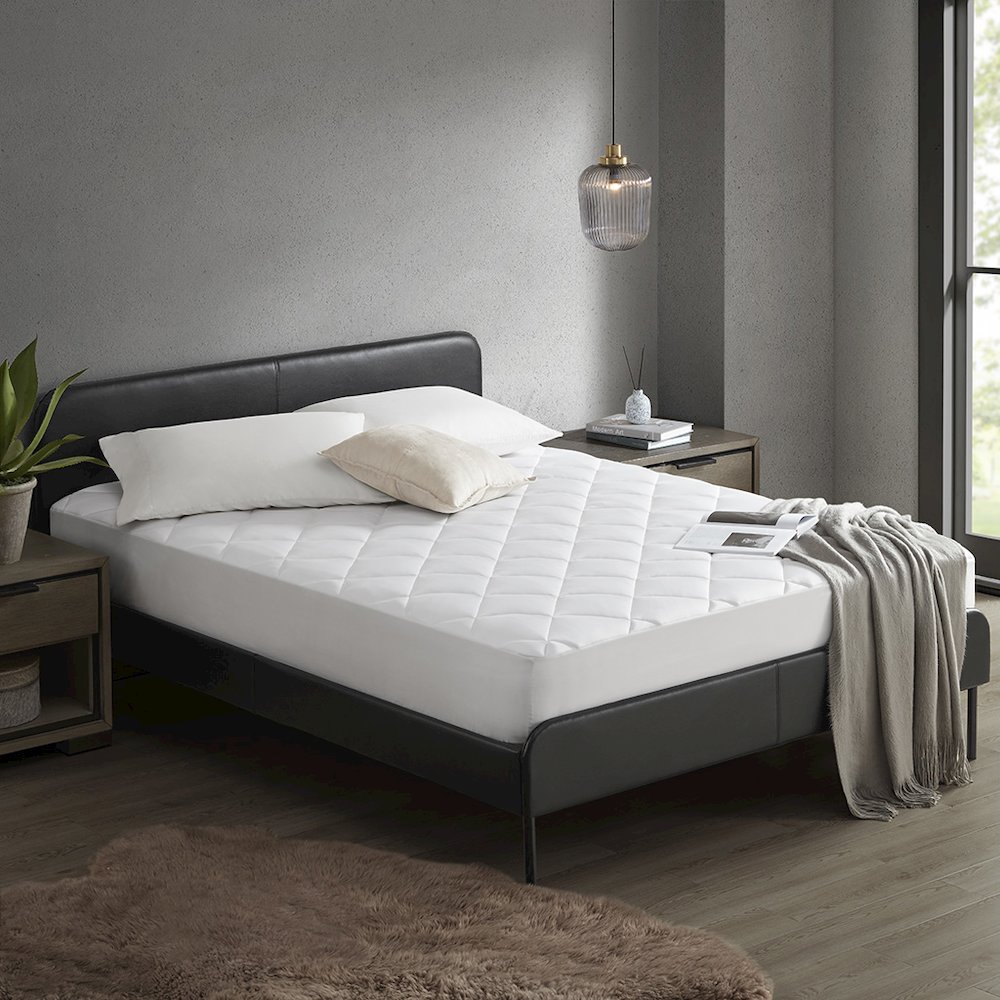 Cooling Touch Overfilled Deep Pocket Mattress Pad in White Color. Picture 2