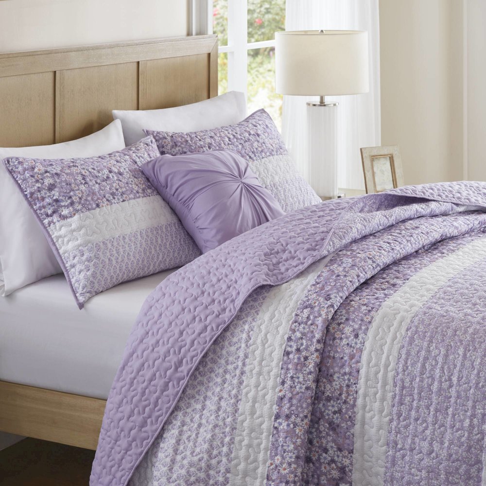 Caralie 4 Piece Seersucker Quilt Set with Throw, Purple color. Picture 2