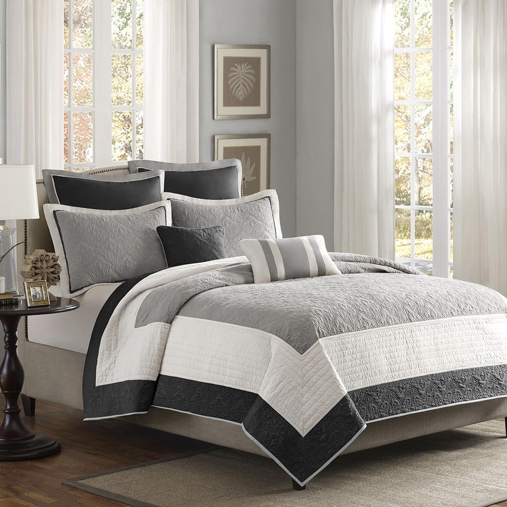 7 Piece Quilt Set with Euro Shams and Throw Pillows. Picture 1