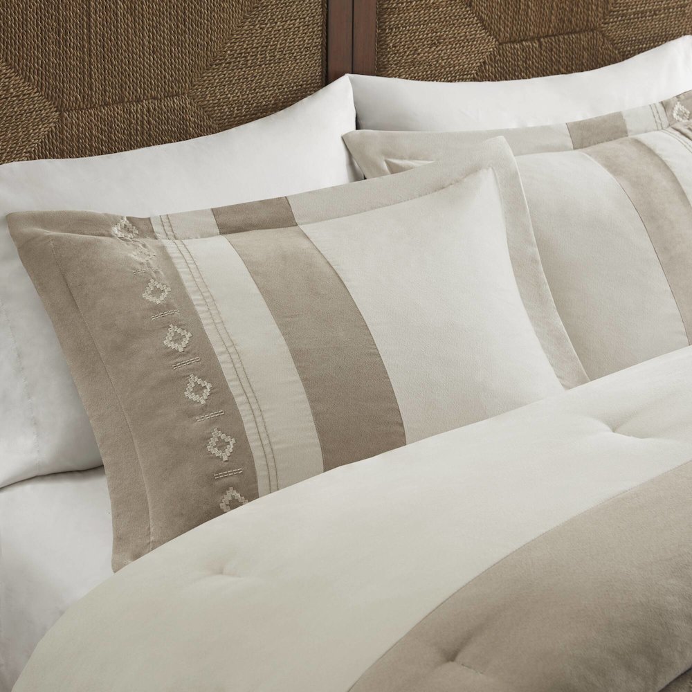 Sutherland Bedding Collection. Picture 5