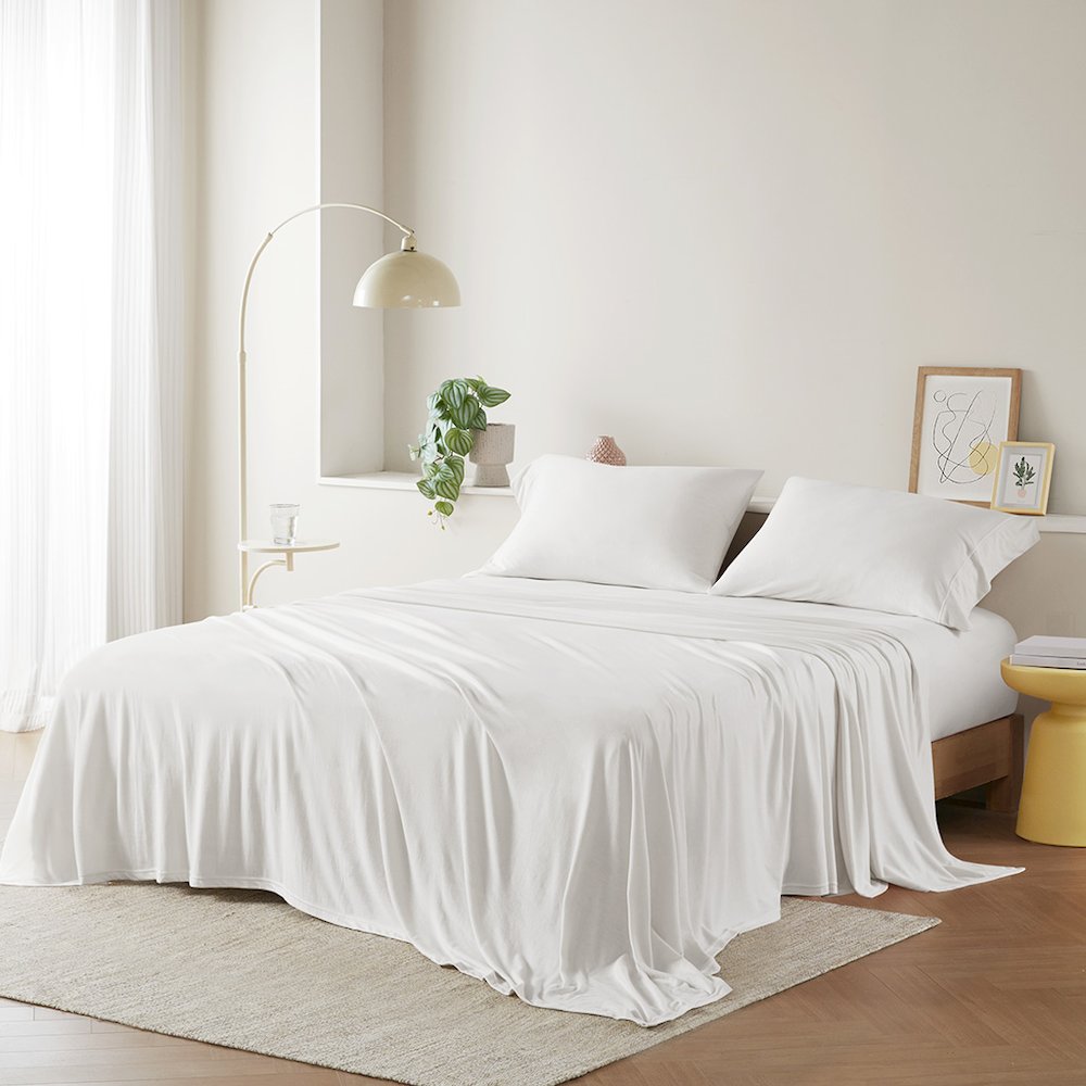 Cotton Blend Jersey Knit All Season Sheet Set, White color. Picture 3
