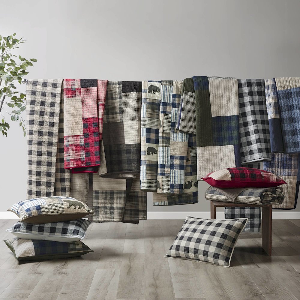 Winter Hills Oversized Cotton Quilt Set. Picture 4