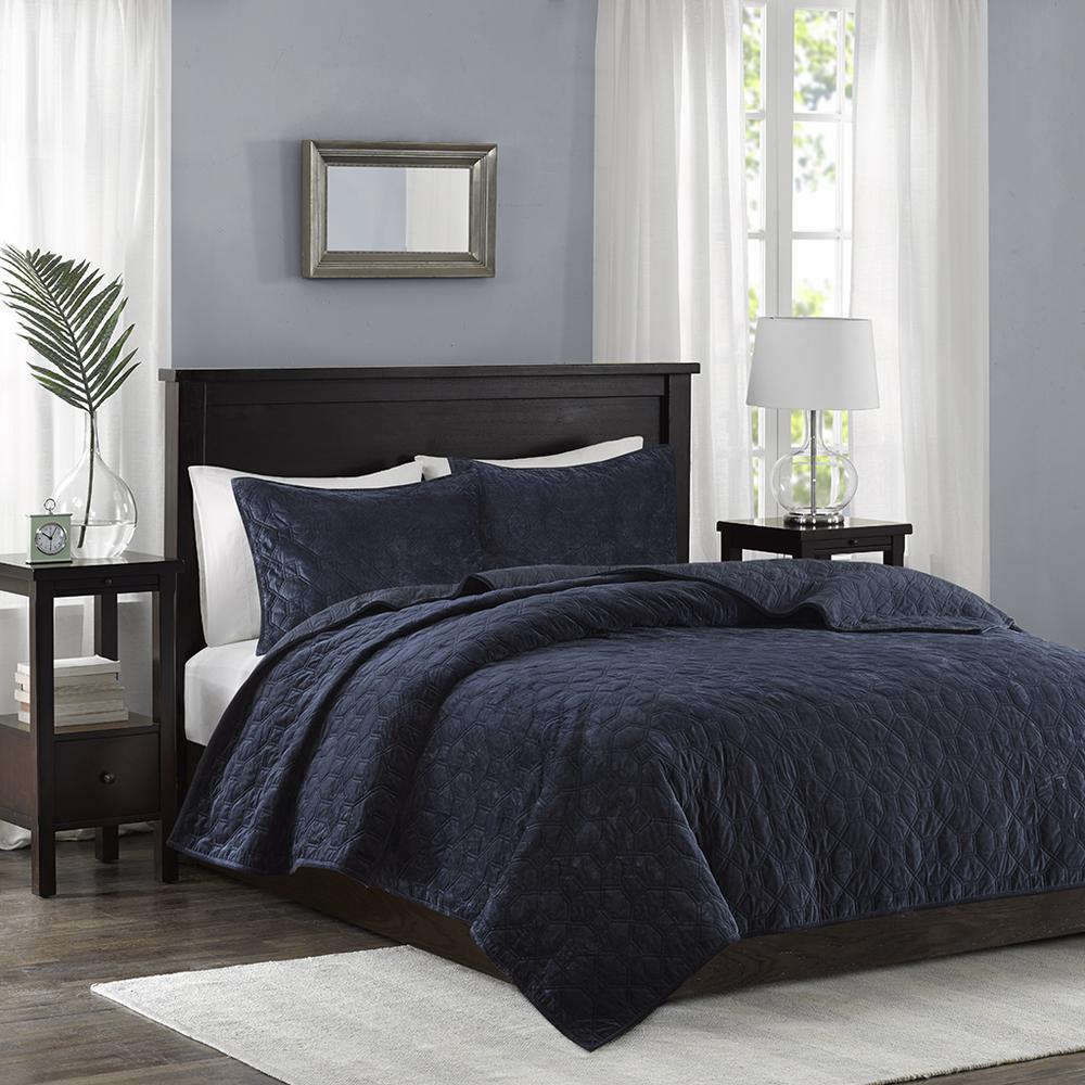 Harper 3 Piece Velvet Quilt Set, Navy color. Picture 4