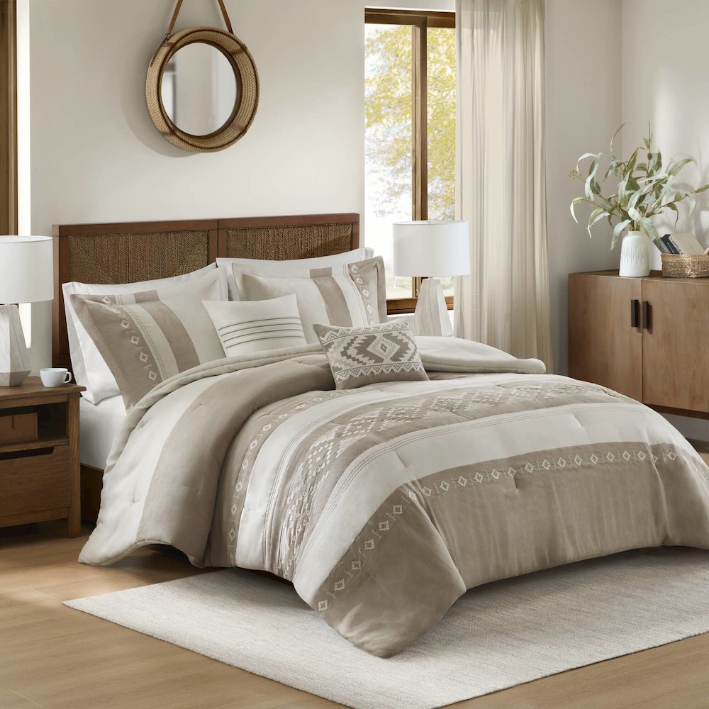 Sutherland Bedding Collection. Picture 1